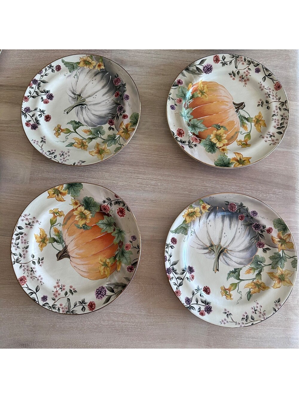 Pottery Barn Botanical Harvest Pumpkin Stoneware 9" Plates Set of 4 Gold Rim